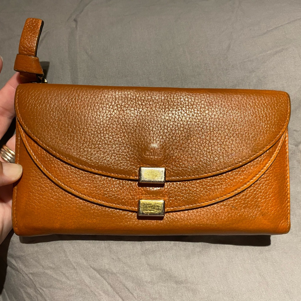 Chloe Brown and Gold Leather Wallet B4PY16 code authentic